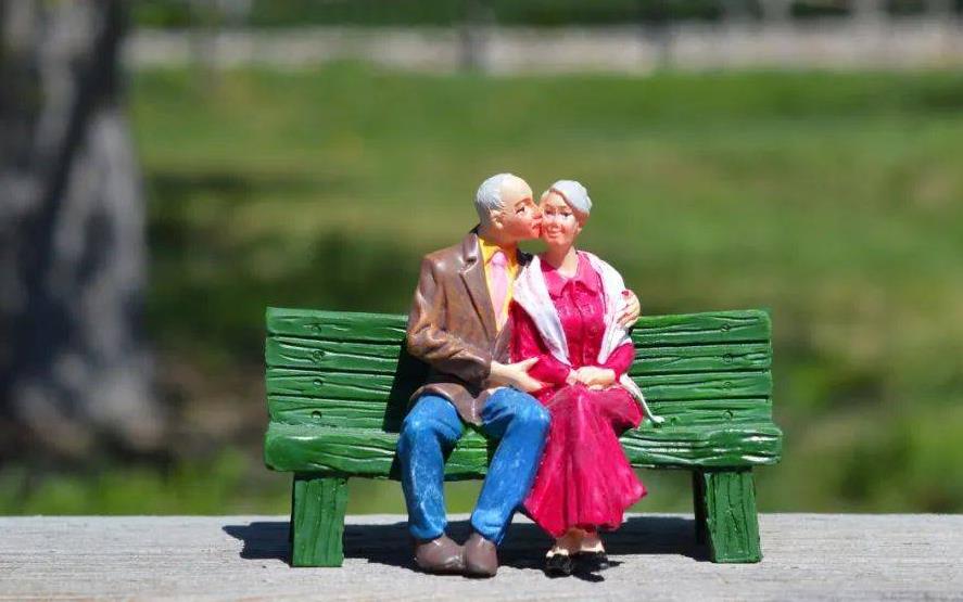 分手了男朋友欠的钱不还怎么办?深圳诉讼离婚调解